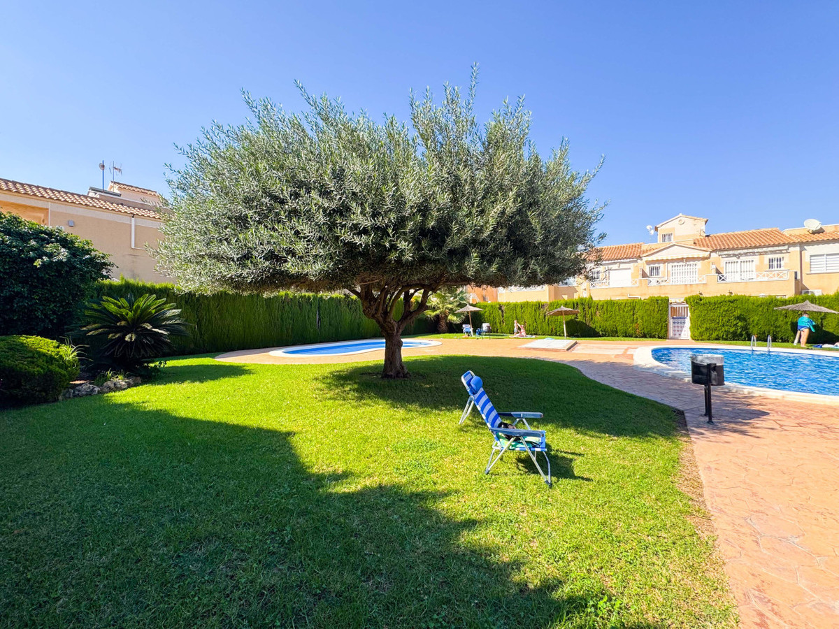 Se vende Bungalow de 2 dormitorios en Costa Blanca, Alicante, España