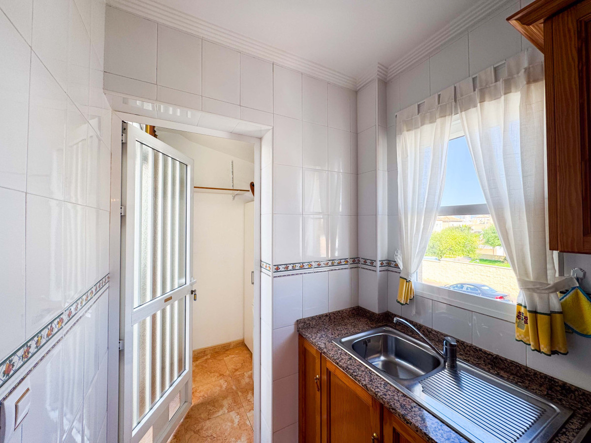 Se vende Bungalow de 2 dormitorios en Costa Blanca, Alicante, España