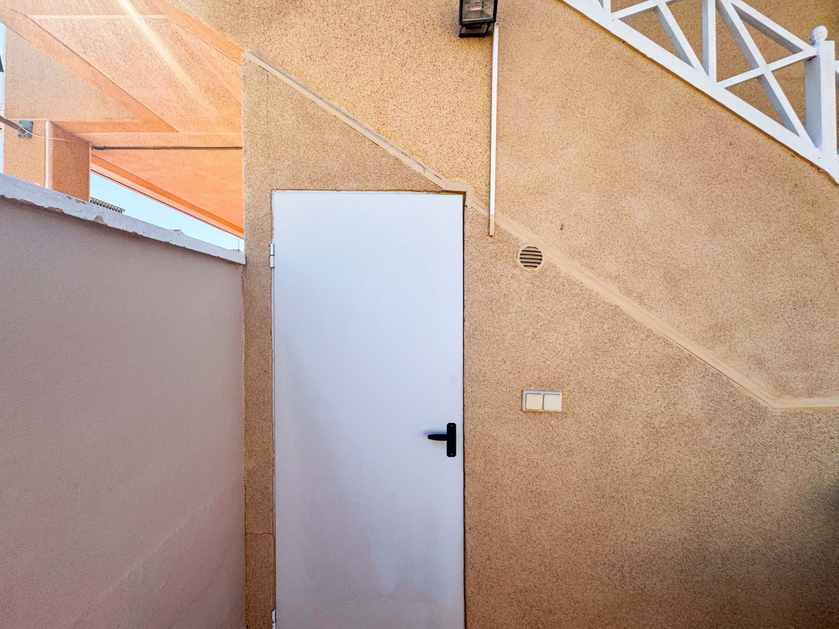 Se vende Bungalow de 2 dormitorios en Costa Blanca, Alicante, España