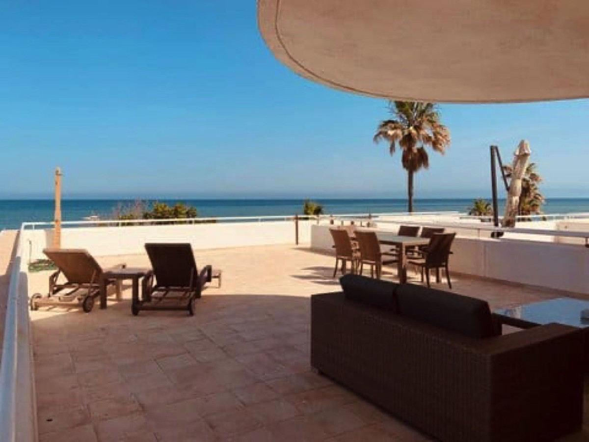 2 Bed Apartment for sale in Estepona Costa Del Sol, Málaga, Spain