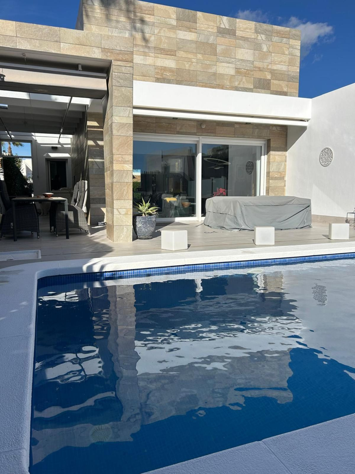 Se vende Villa - Chalet de 3 dormitorios en Costa Blanca, Alicante, España