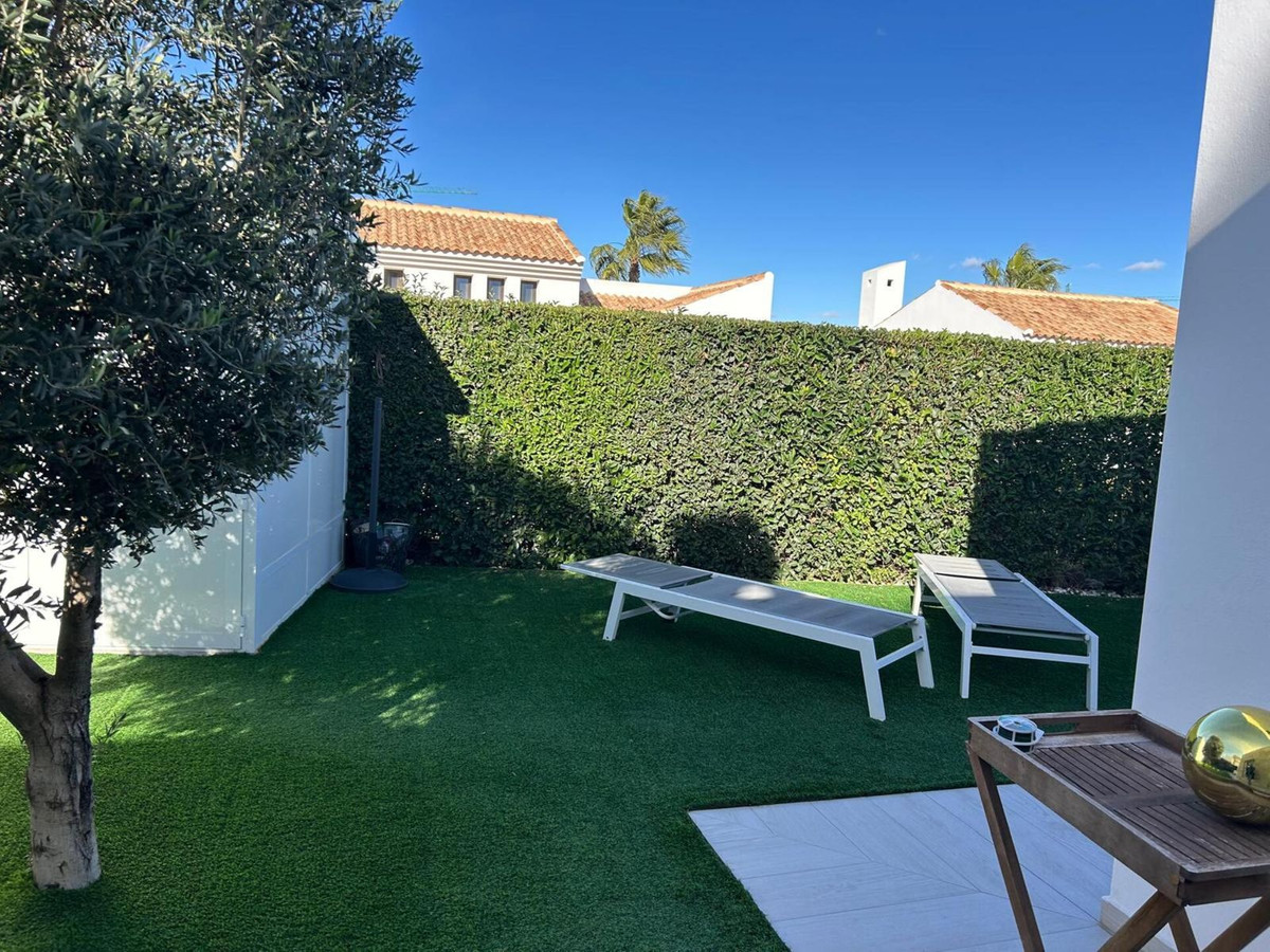 Se vende Villa - Chalet de 3 dormitorios en Costa Blanca, Alicante, España