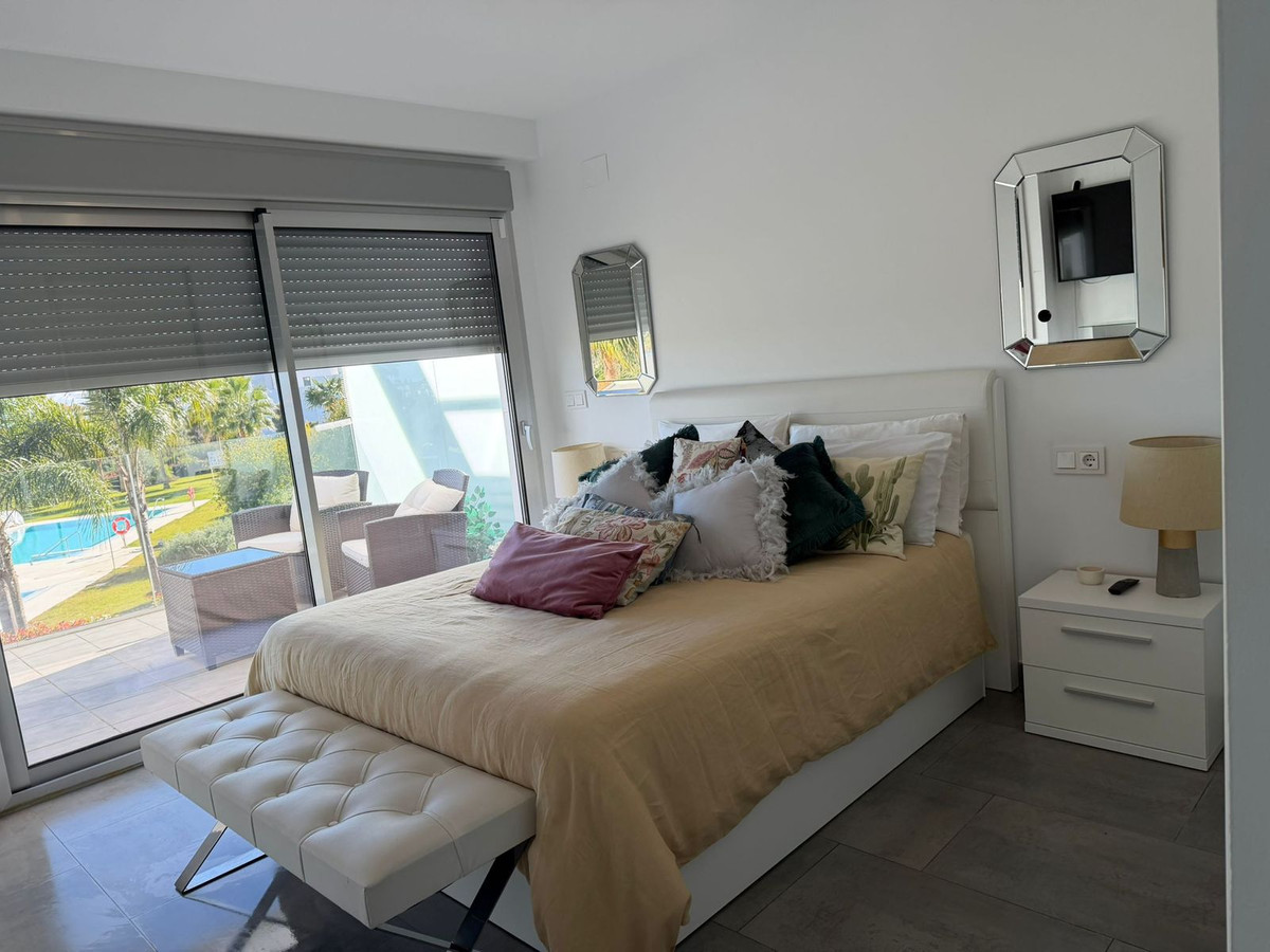 2 Bed Apartment for sale in Estepona Costa Del Sol, Málaga, Spain