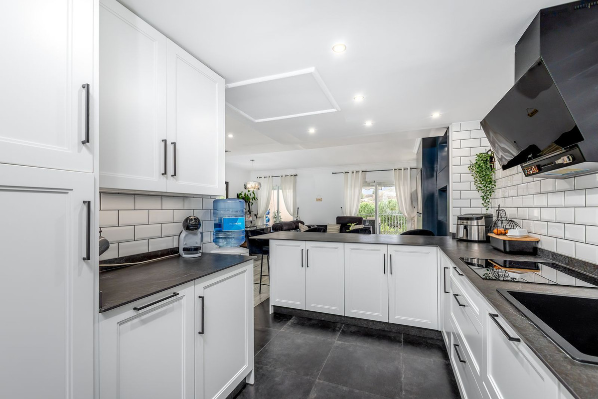 3 Bed Townhouse for sale in Alhaurin Golf Costa Del Sol, Málaga, Spain