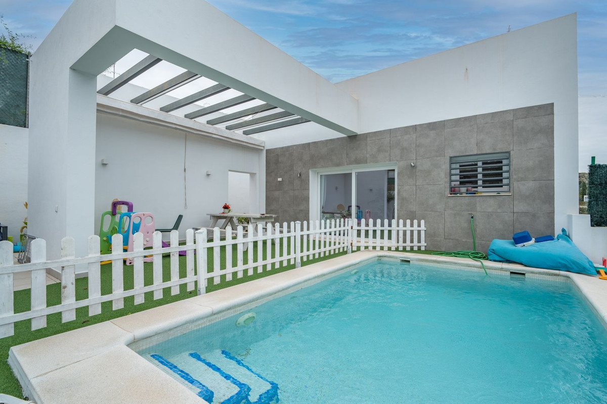 2 Bed Townhouse for sale in Málaga Este Costa Del Sol, Málaga, Spain