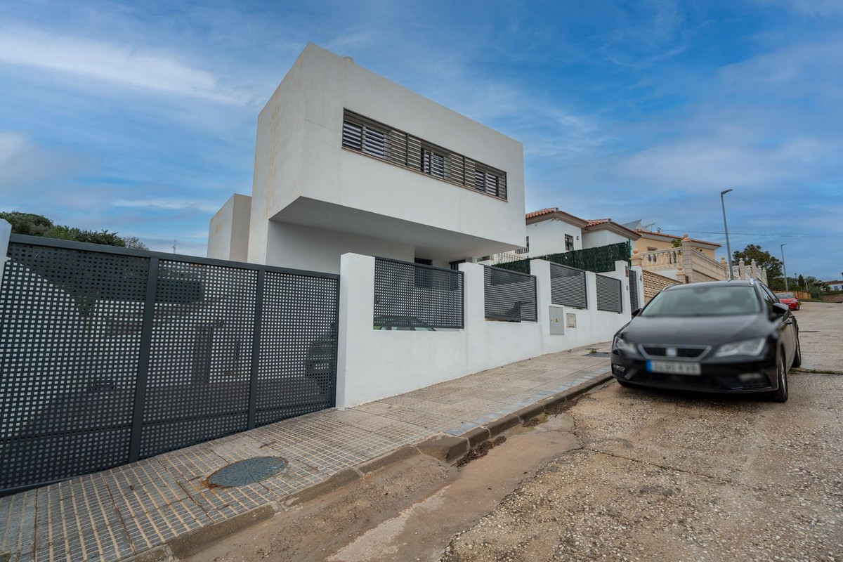 2 Bed Townhouse for sale in Málaga Este Costa Del Sol, Málaga, Spain