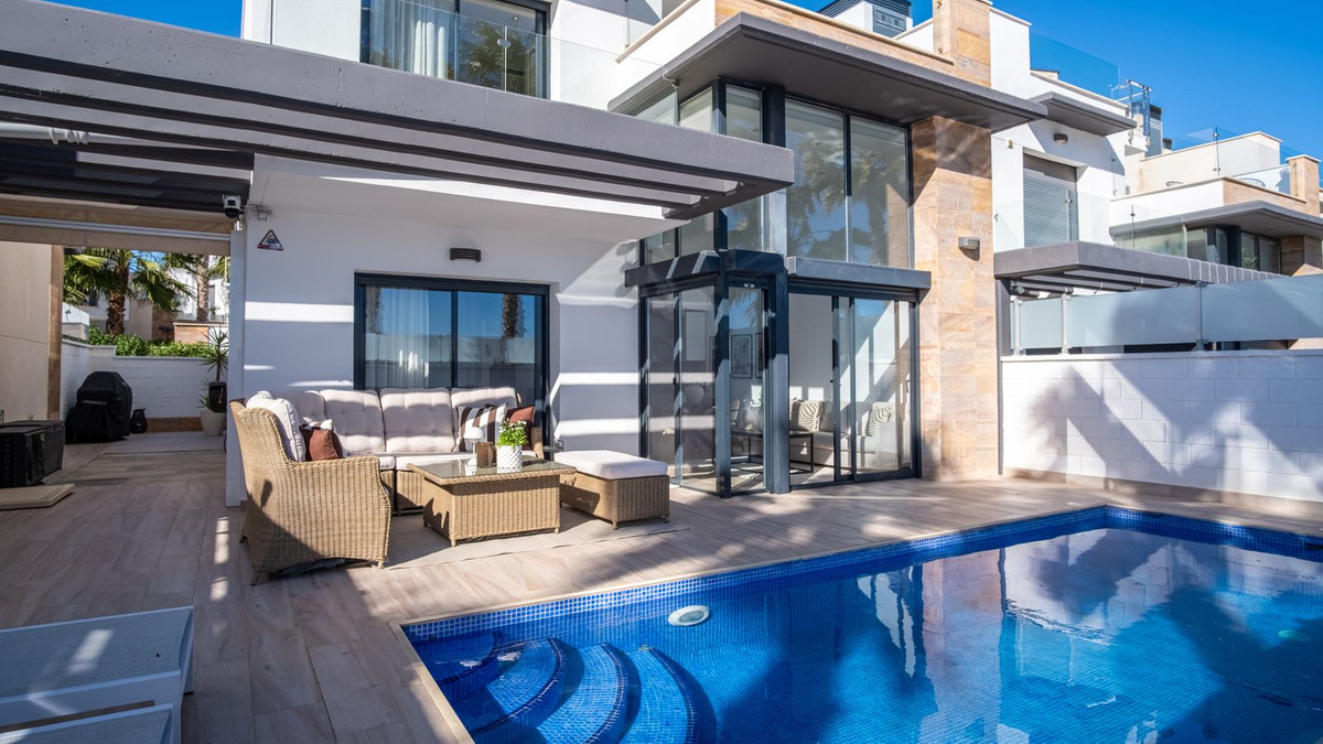 3 Bed Townhouse for sale in Lomas De Cabo Roig Costa Blanca, Alicante, Spain