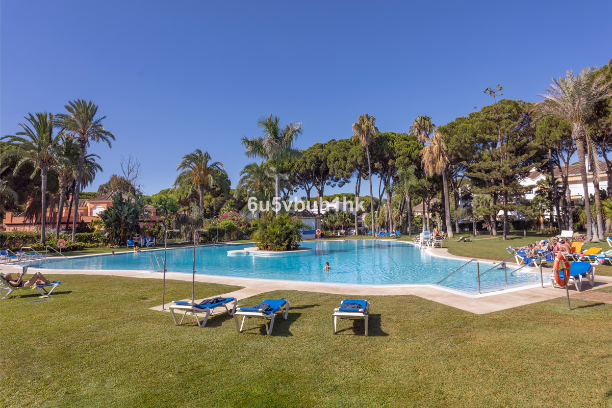 3 Bed Apartment for sale in Estepona Costa Del Sol, Málaga, Spain