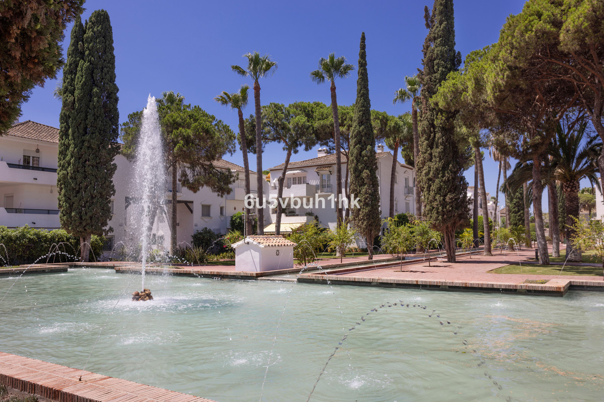 3 Bed Apartment for sale in Estepona Costa Del Sol, Málaga, Spain