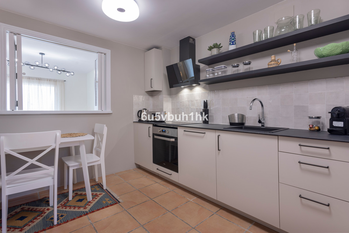 3 Bed Apartment for sale in Estepona Costa Del Sol, Málaga, Spain