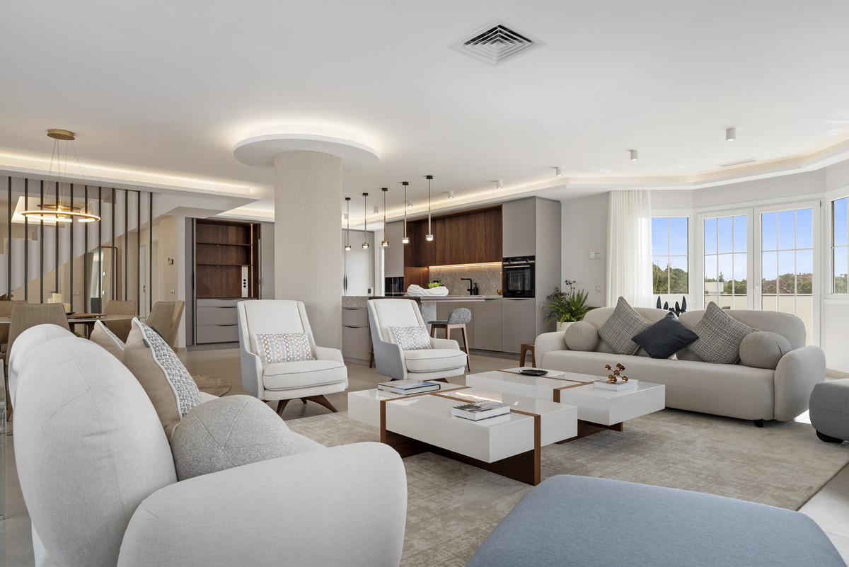 5 Bed Apartment for sale in Nueva Andalucía Costa Del Sol, Málaga, Spain