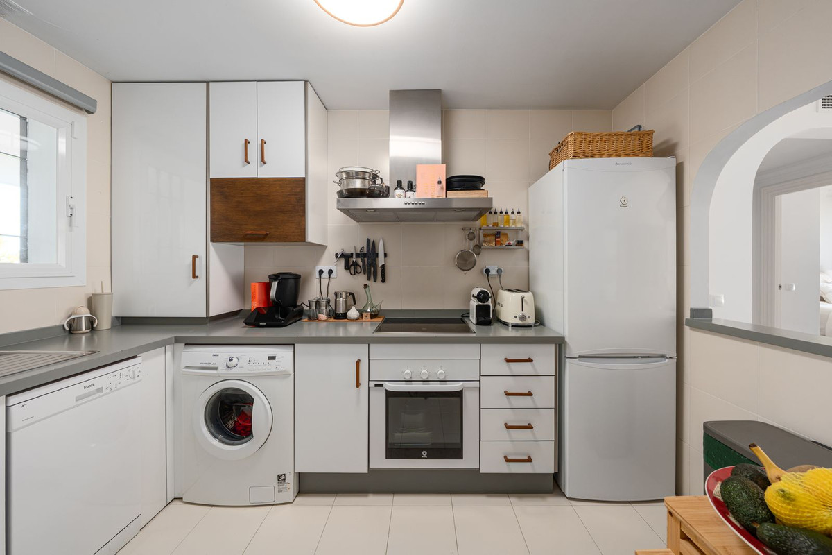 2 Bed Apartment for sale in La Quinta Costa Del Sol, Málaga, Spain