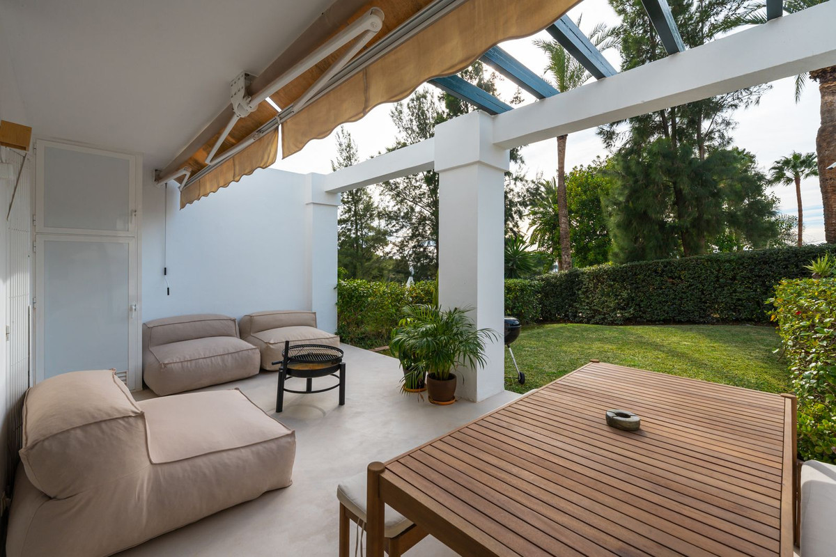 2 Bed Apartment for sale in La Quinta Costa Del Sol, Málaga, Spain
