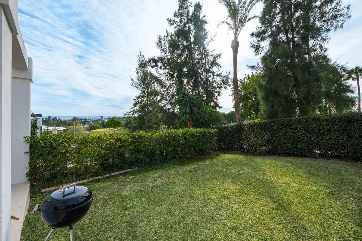 2 Bed Apartment for sale in La Quinta Costa Del Sol, Málaga, Spain