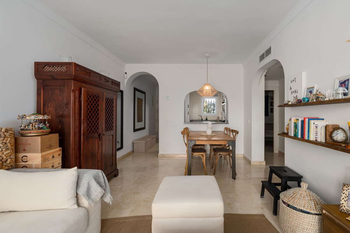 2 Bed Apartment for sale in La Quinta Costa Del Sol, Málaga, Spain