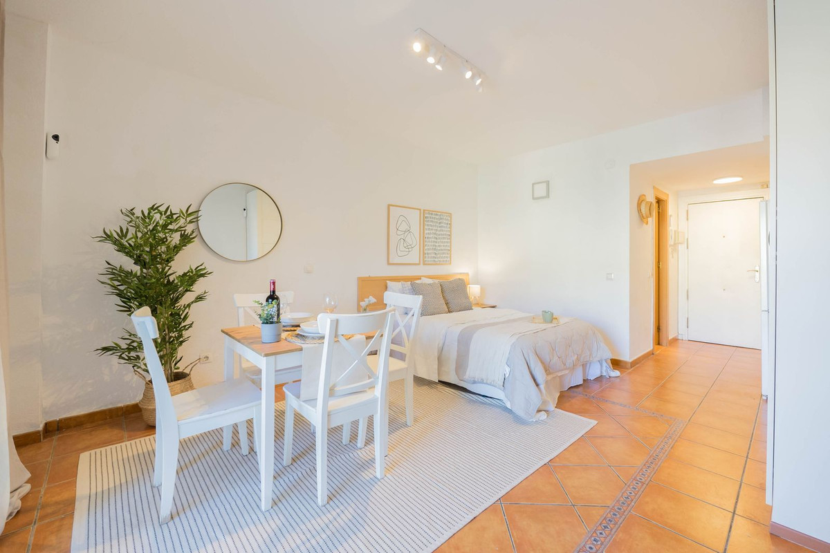 Se vende Estudio Planta Media de 1 dormitorios en Costa Del Sol, Málaga, España