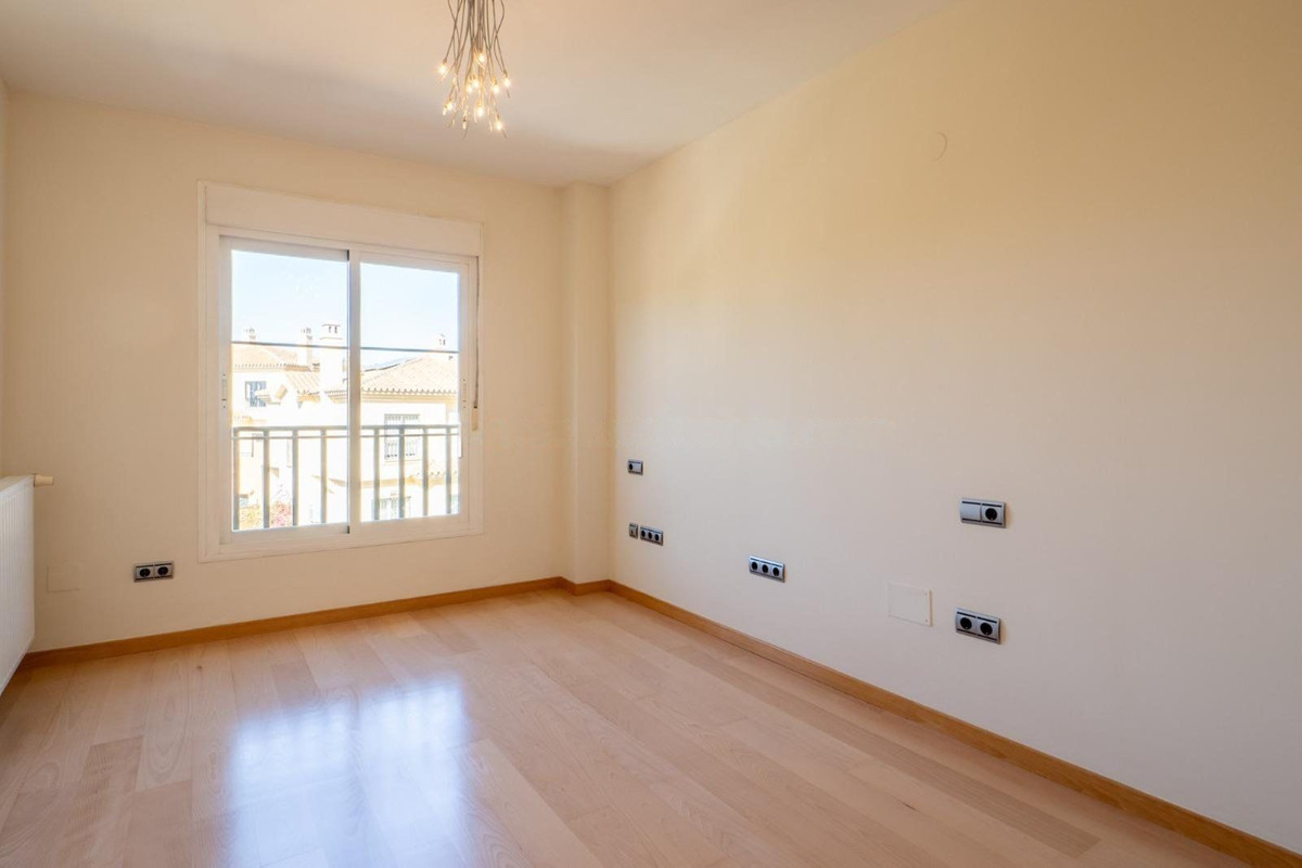 3 Bed Townhouse for sale in Fuengirola Costa Del Sol, Málaga, Spain
