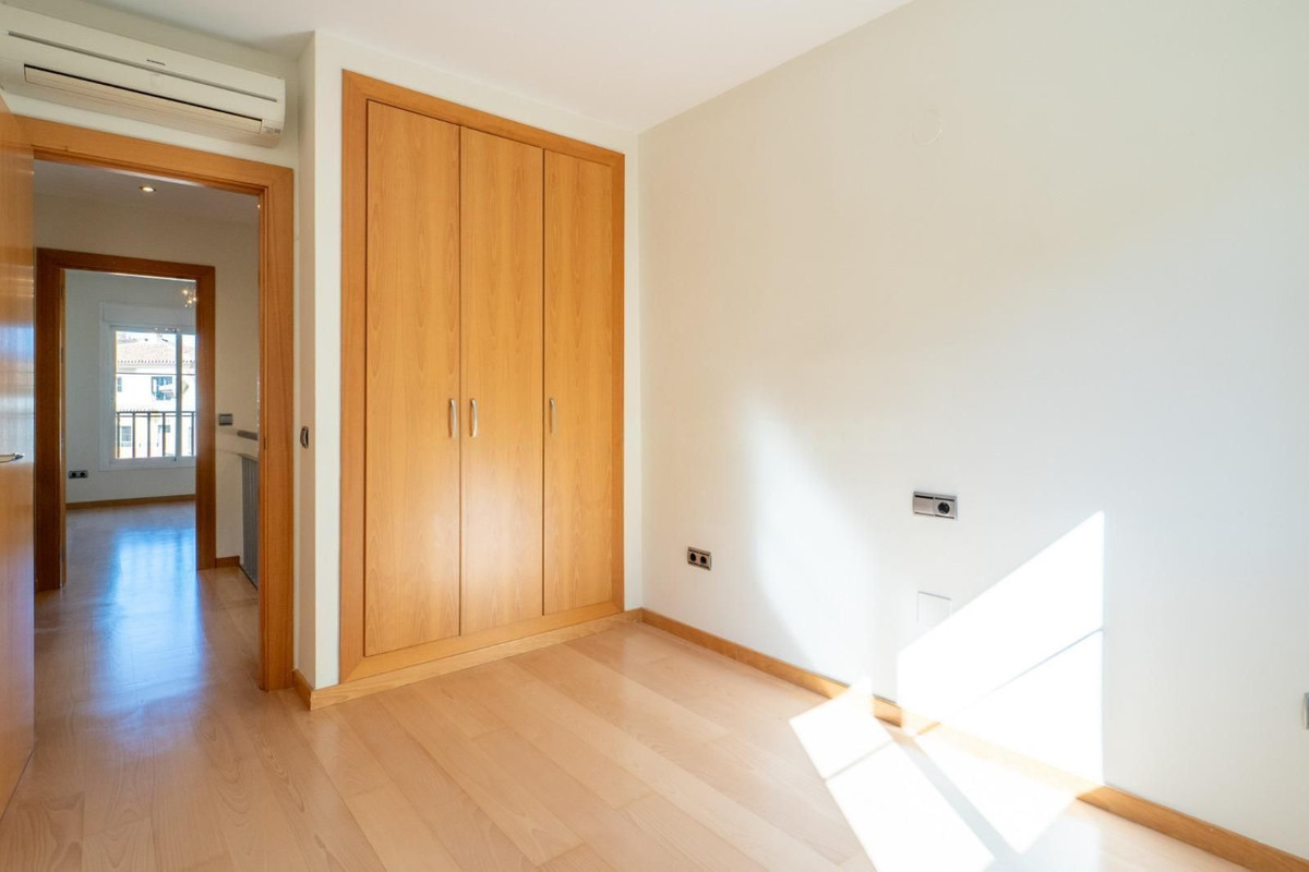 3 Bed Townhouse for sale in Fuengirola Costa Del Sol, Málaga, Spain