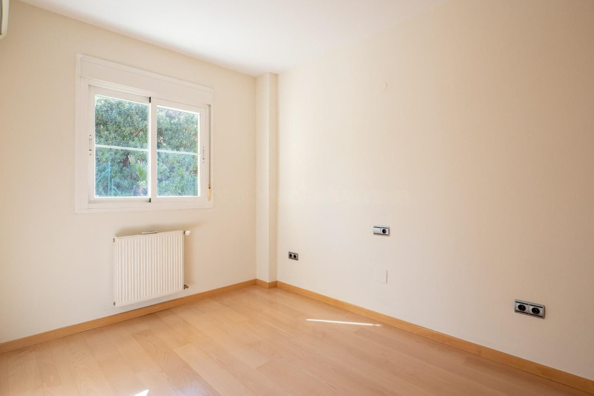 3 Bed Townhouse for sale in Fuengirola Costa Del Sol, Málaga, Spain