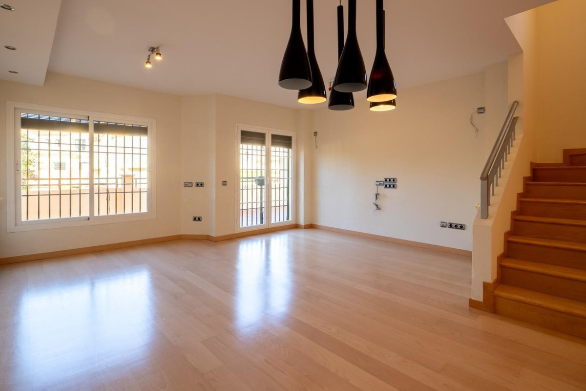 3 Bed Townhouse for sale in Fuengirola Costa Del Sol, Málaga, Spain