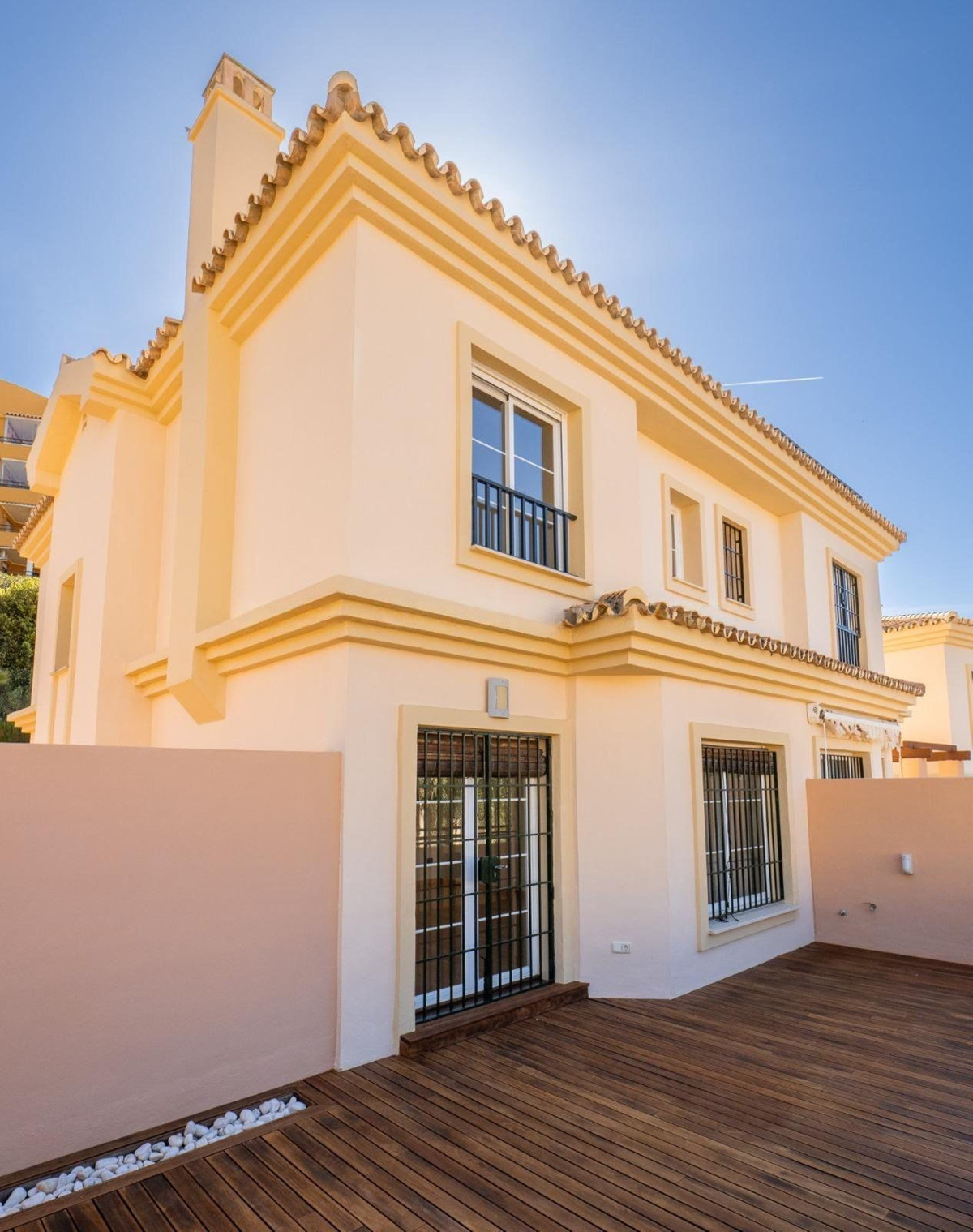 3 Bed Townhouse for sale in Fuengirola Costa Del Sol, Málaga, Spain
