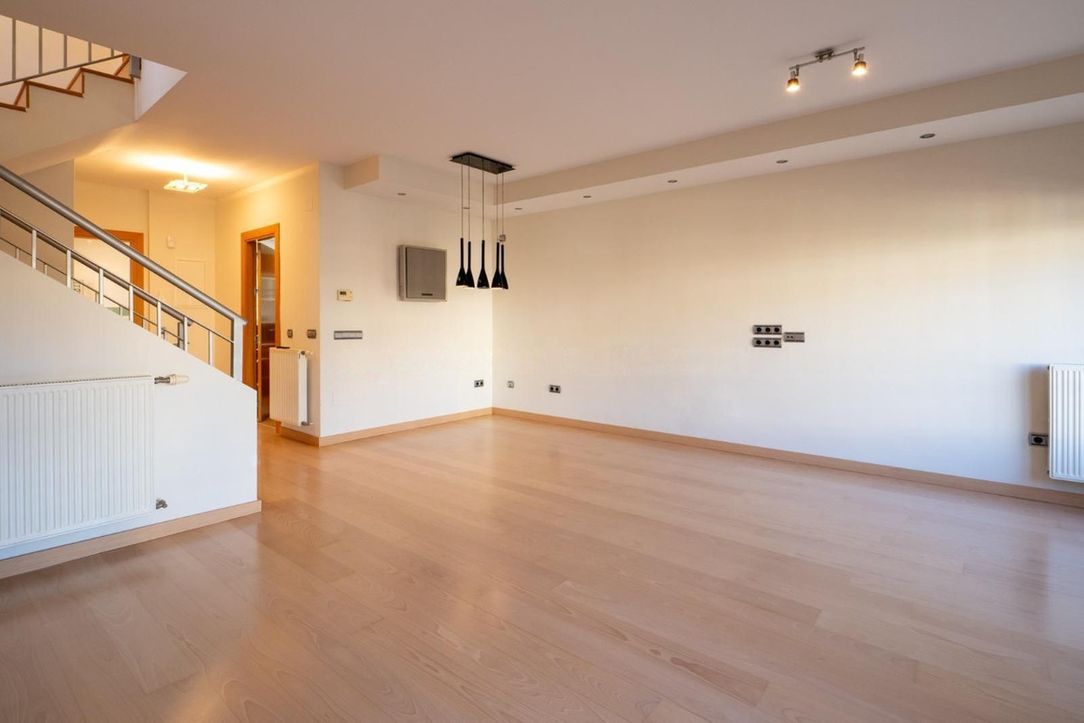 3 Bed Townhouse for sale in Fuengirola Costa Del Sol, Málaga, Spain