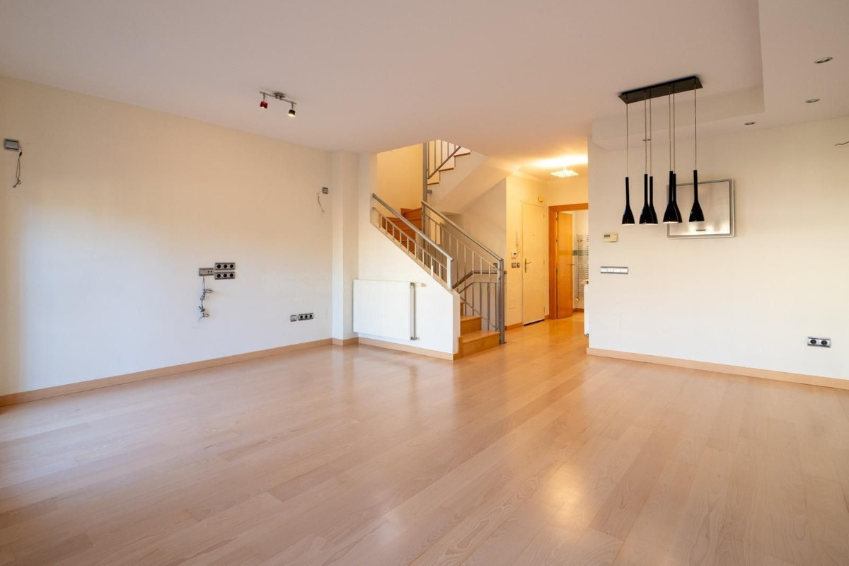 3 Bed Townhouse for sale in Fuengirola Costa Del Sol, Málaga, Spain