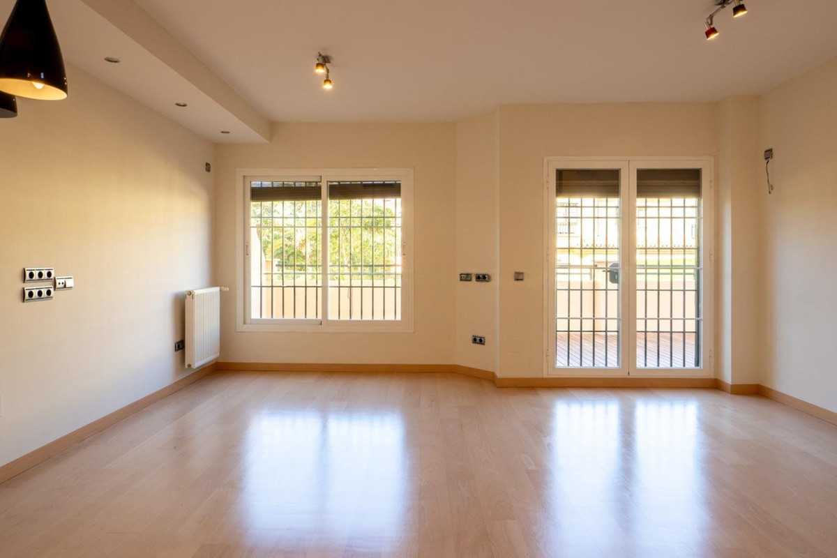 3 Bed Townhouse for sale in Fuengirola Costa Del Sol, Málaga, Spain