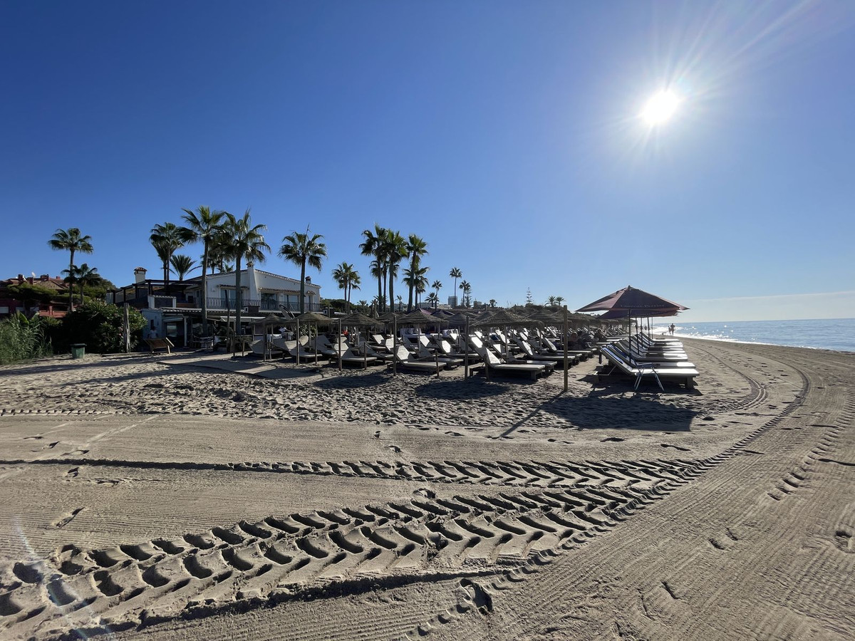 2 Bed Apartment for sale in Marbella Costa Del Sol, Málaga, Spain