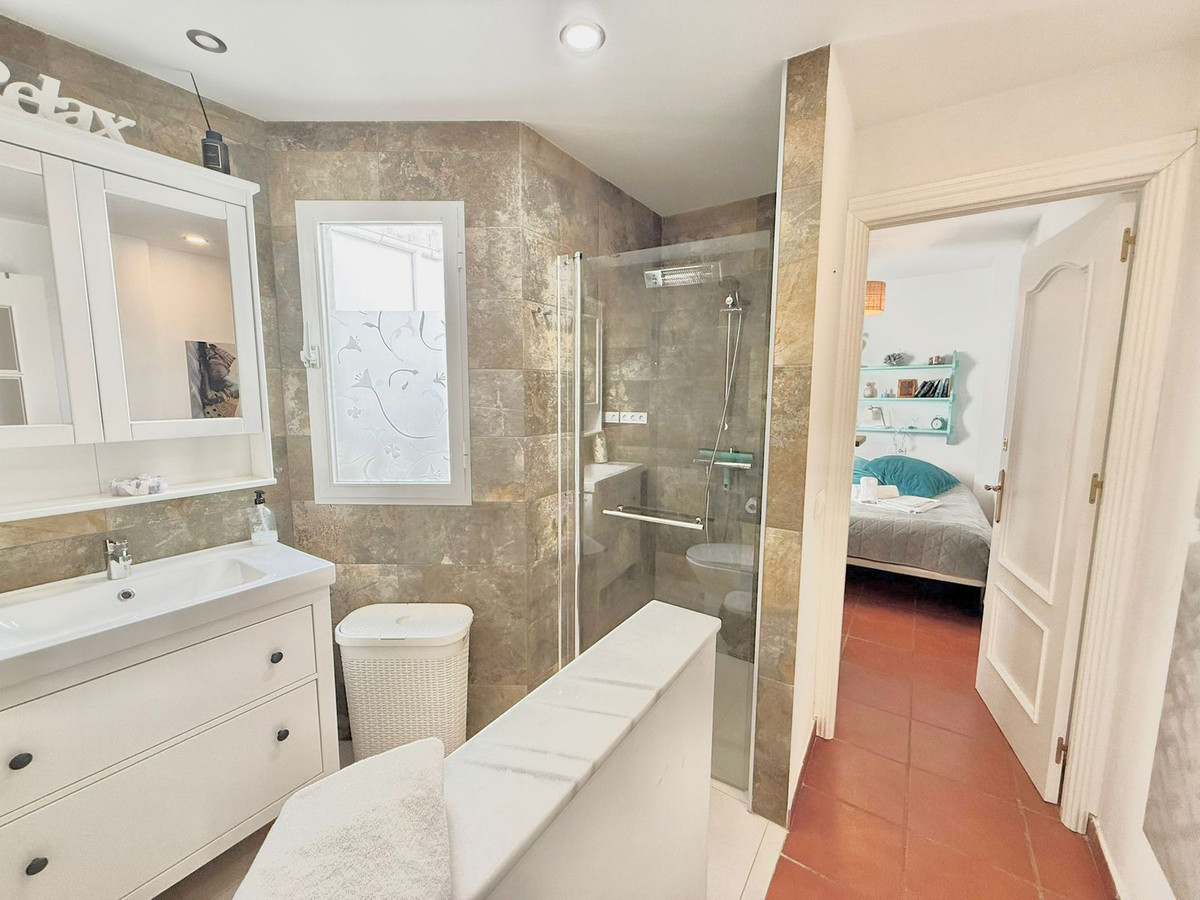 3 Bed Apartment for sale in Fuengirola Costa Del Sol, Málaga, Spain