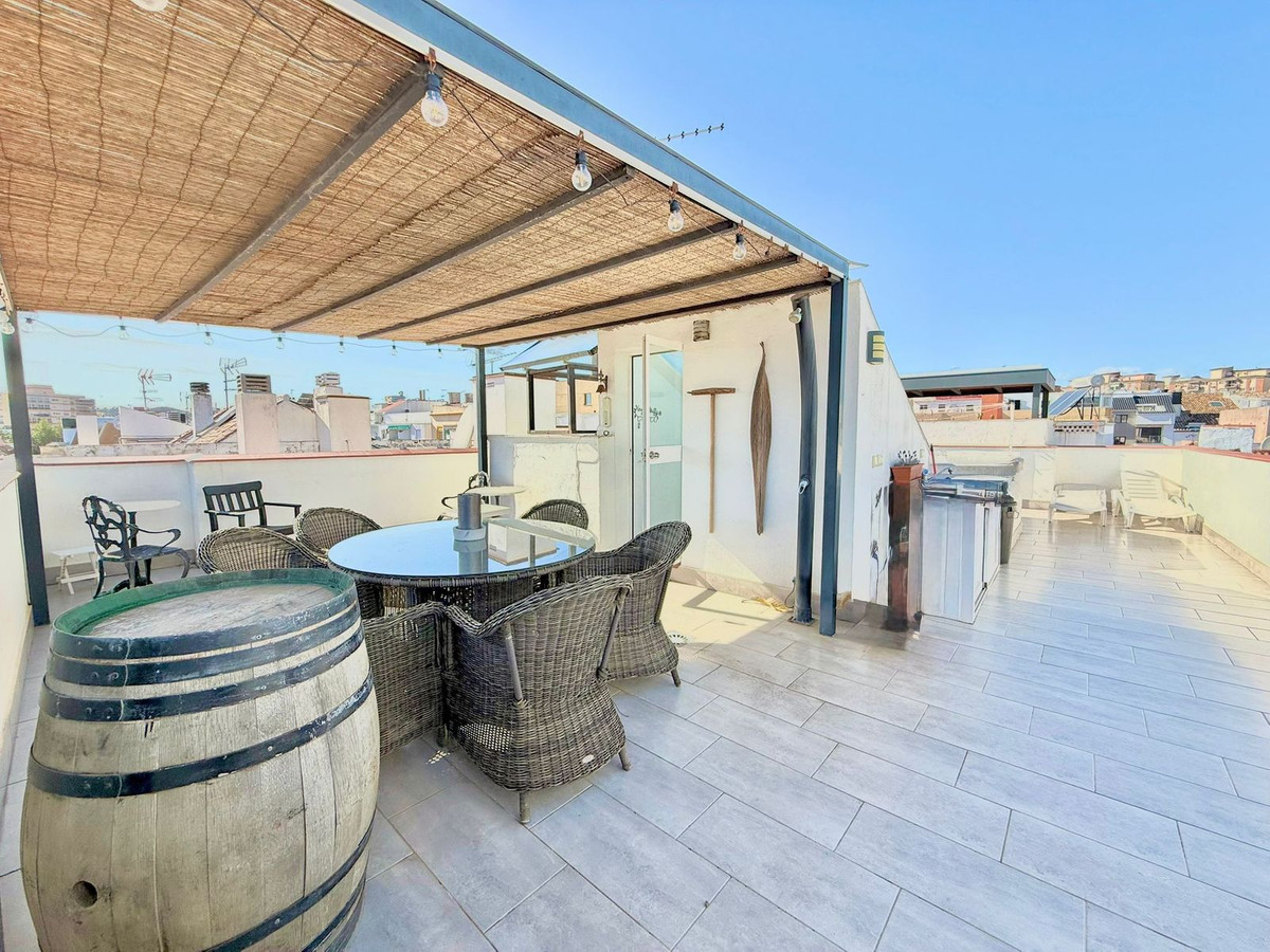 3 Bed Apartment for sale in Fuengirola Costa Del Sol, Málaga, Spain