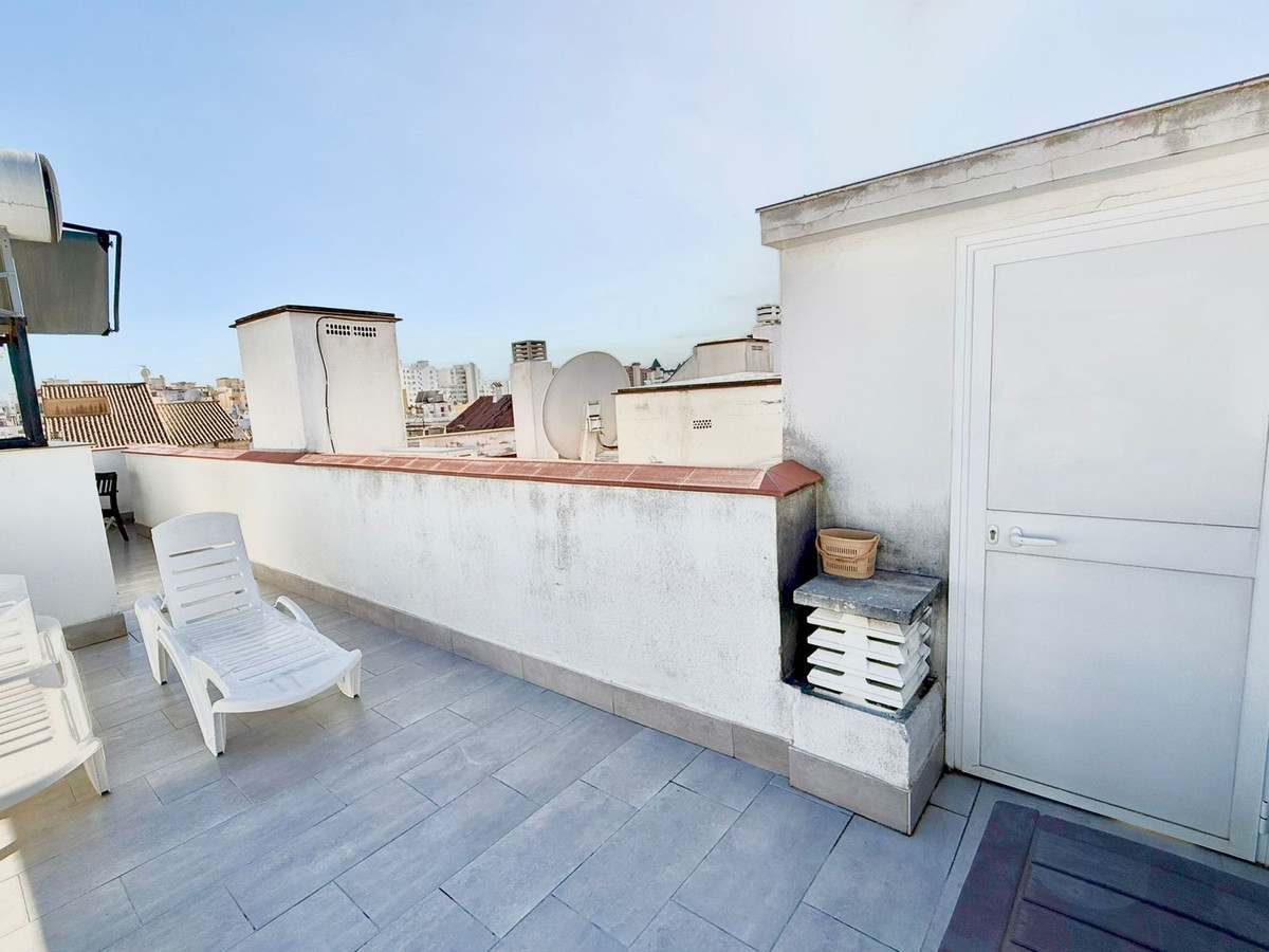 3 Bed Apartment for sale in Fuengirola Costa Del Sol, Málaga, Spain