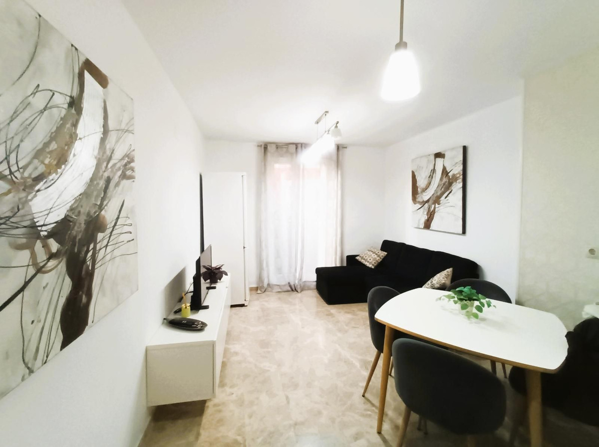 Se vende Apartamento Planta Media de 2 dormitorios en Costa Del Sol, Málaga, España