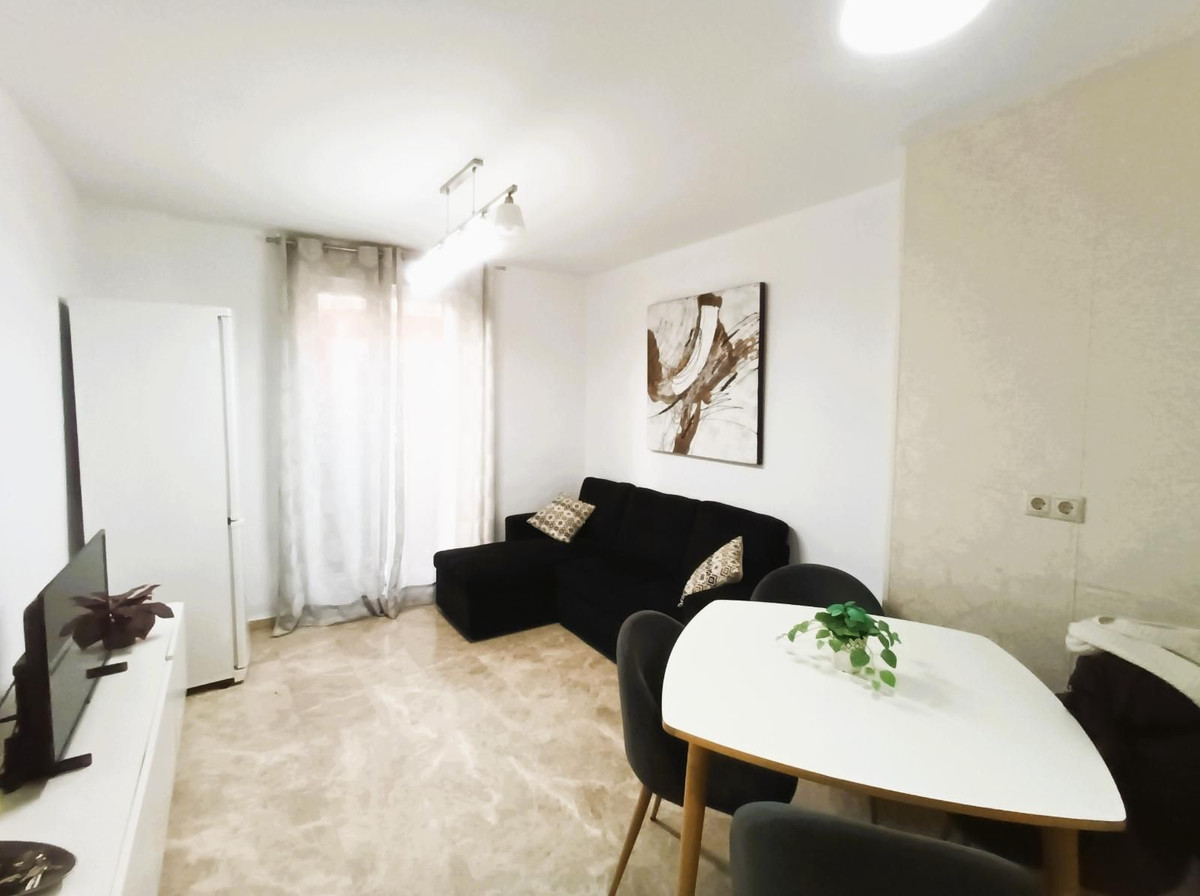 Se vende Apartamento Planta Media de 2 dormitorios en Costa Del Sol, Málaga, España