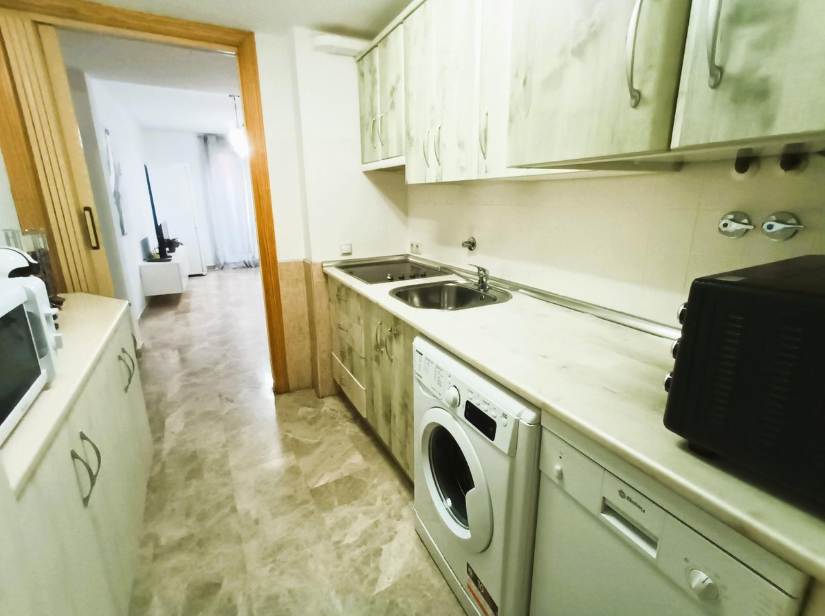 Se vende Apartamento Planta Media de 2 dormitorios en Costa Del Sol, Málaga, España