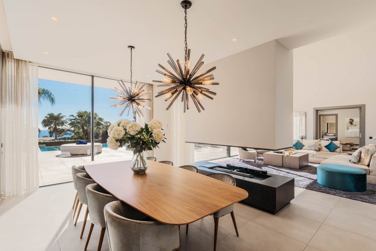 Se vende Villa - Chalet de 5 dormitorios en Costa Del Sol, Málaga, España