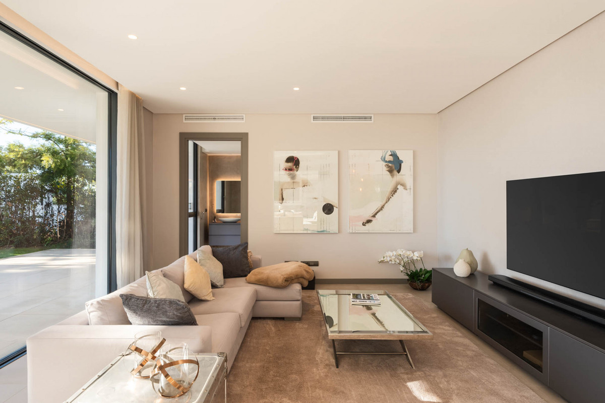 Se vende Villa - Chalet de 5 dormitorios en Costa Del Sol, Málaga, España