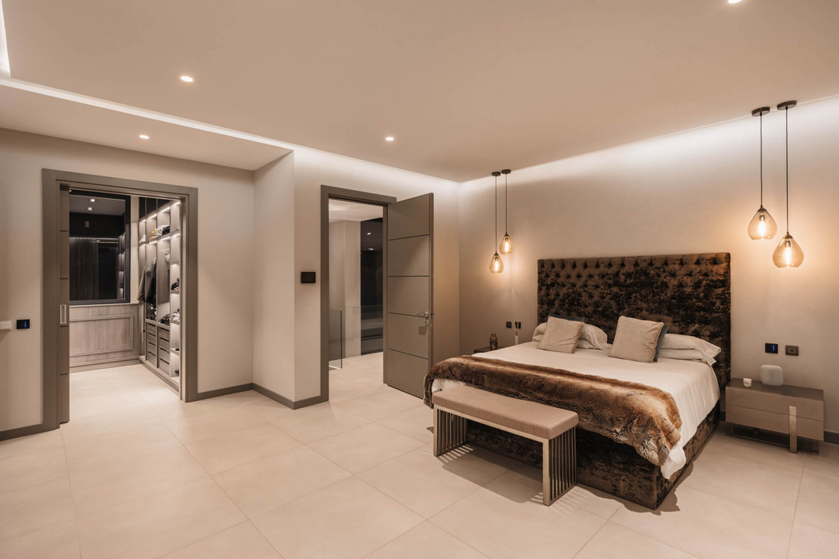 Se vende Villa - Chalet de 5 dormitorios en Costa Del Sol, Málaga, España