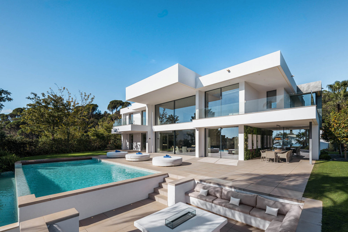 Se vende Villa - Chalet de 5 dormitorios en Costa Del Sol, Málaga, España