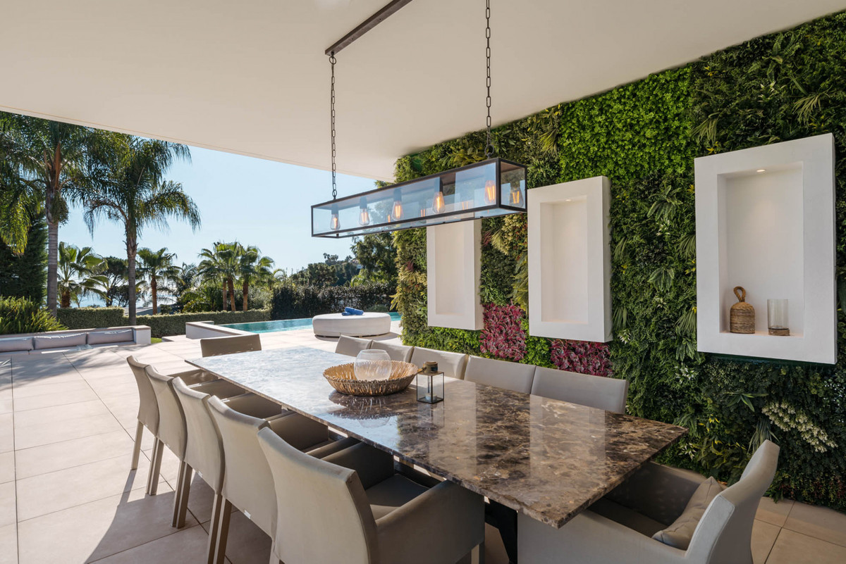 Se vende Villa - Chalet de 5 dormitorios en Costa Del Sol, Málaga, España