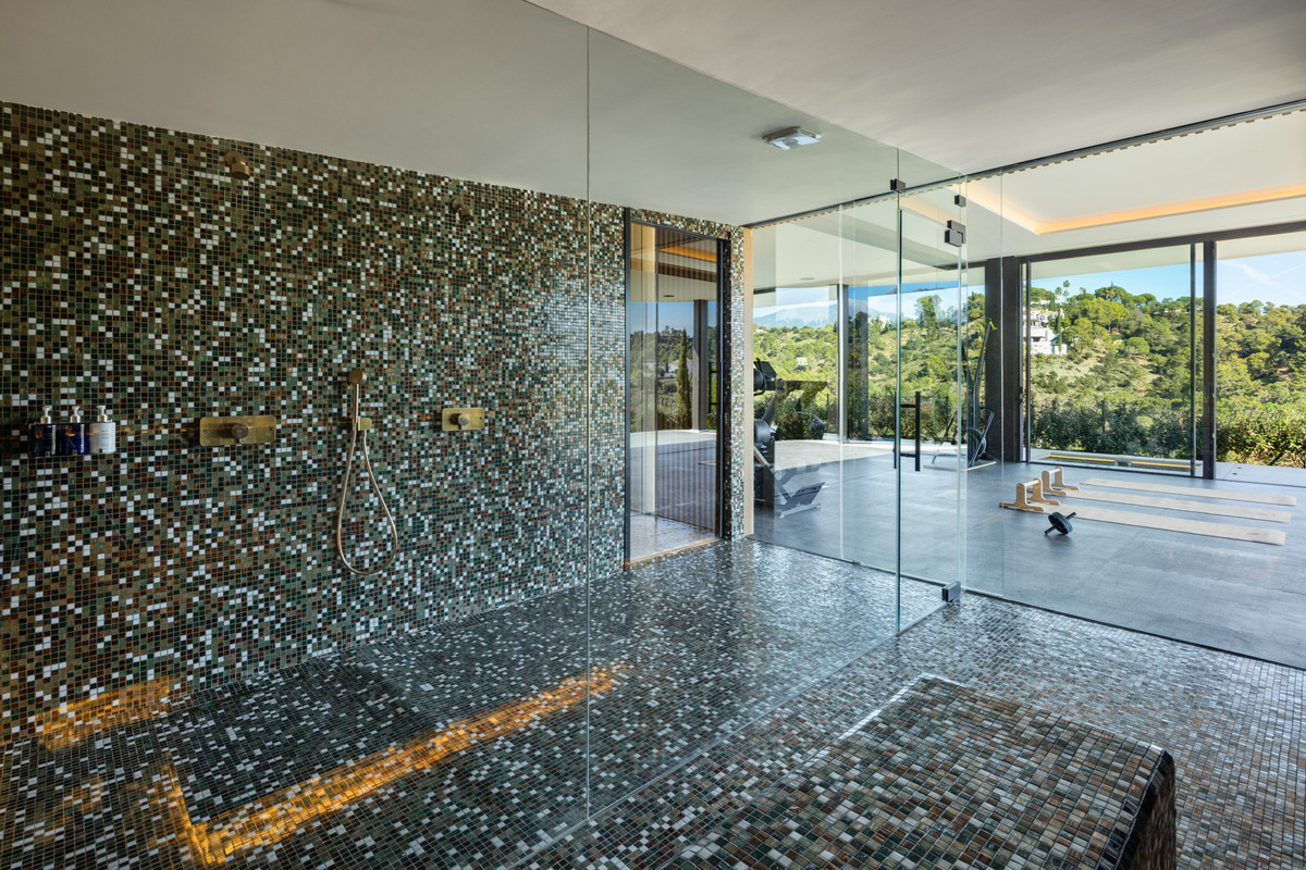Se vende Villa - Chalet de 6 dormitorios en Costa Del Sol, Málaga, España