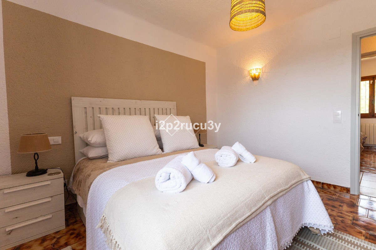 Se vende Villa - Chalet de 4 dormitorios en Costa Blanca, Alicante, España