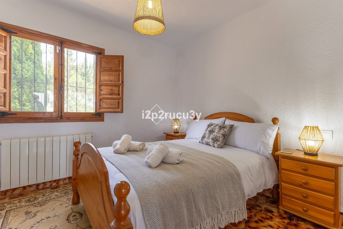 Se vende Villa - Chalet de 4 dormitorios en Costa Blanca, Alicante, España