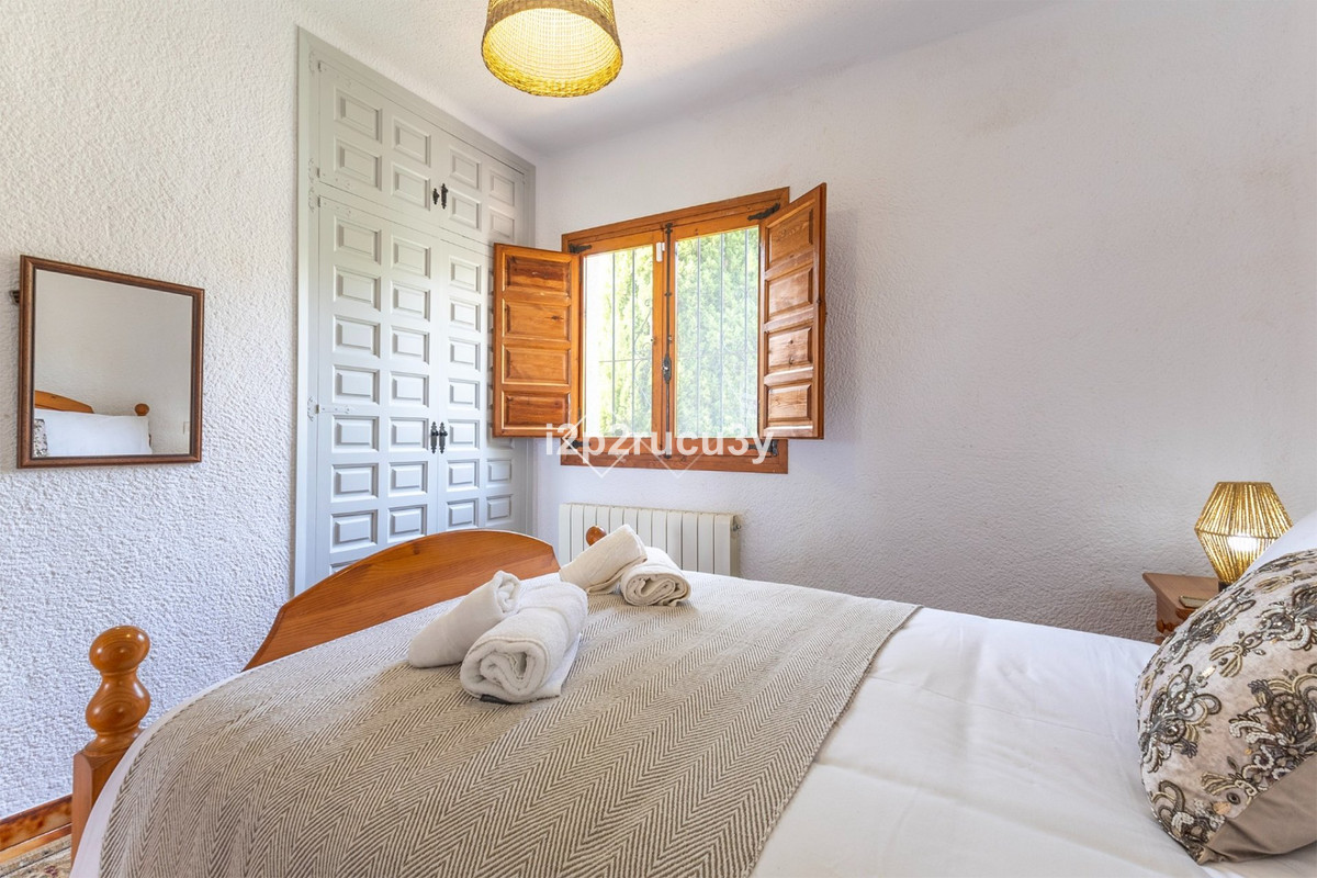 Se vende Villa - Chalet de 4 dormitorios en Costa Blanca, Alicante, España