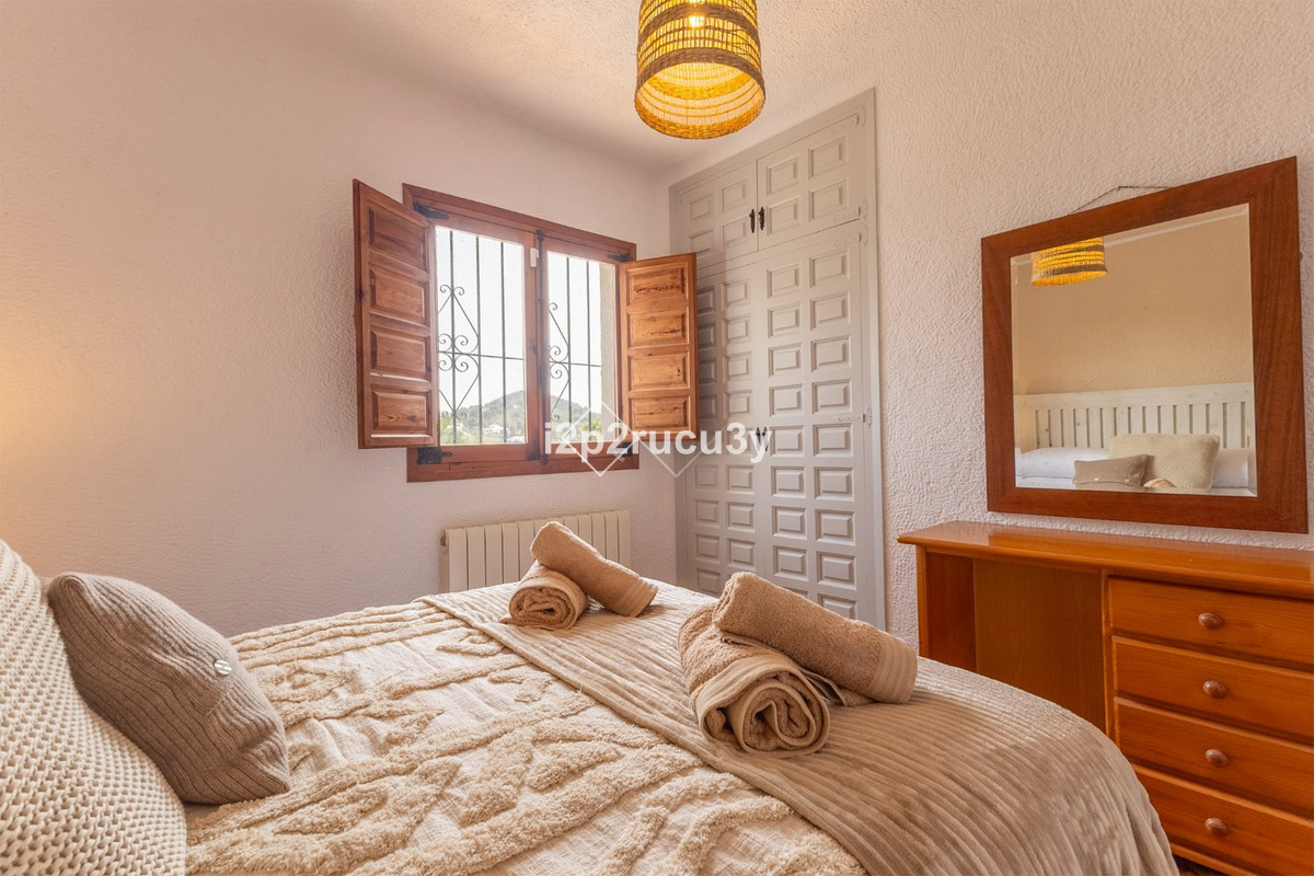 Se vende Villa - Chalet de 4 dormitorios en Costa Blanca, Alicante, España