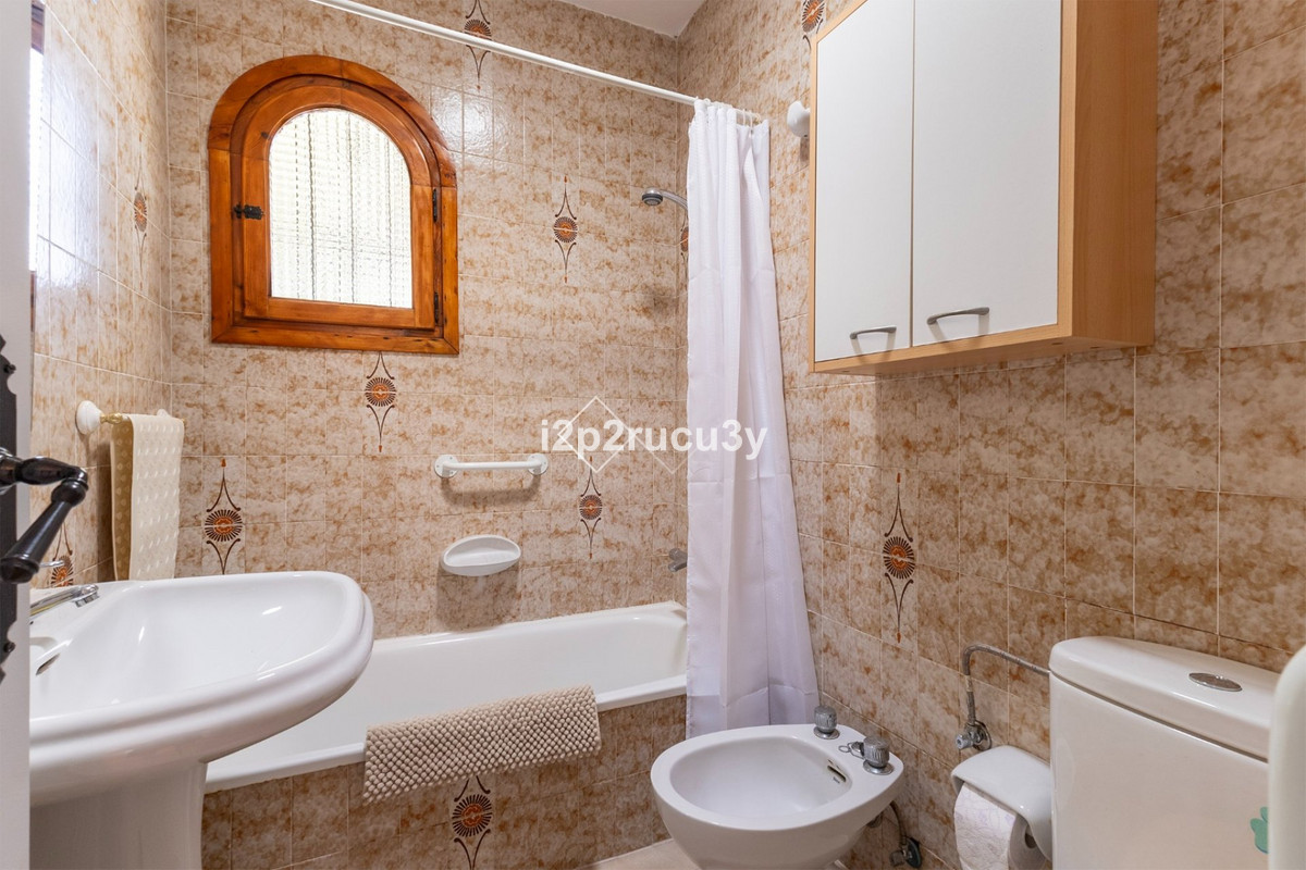 Se vende Villa - Chalet de 4 dormitorios en Costa Blanca, Alicante, España