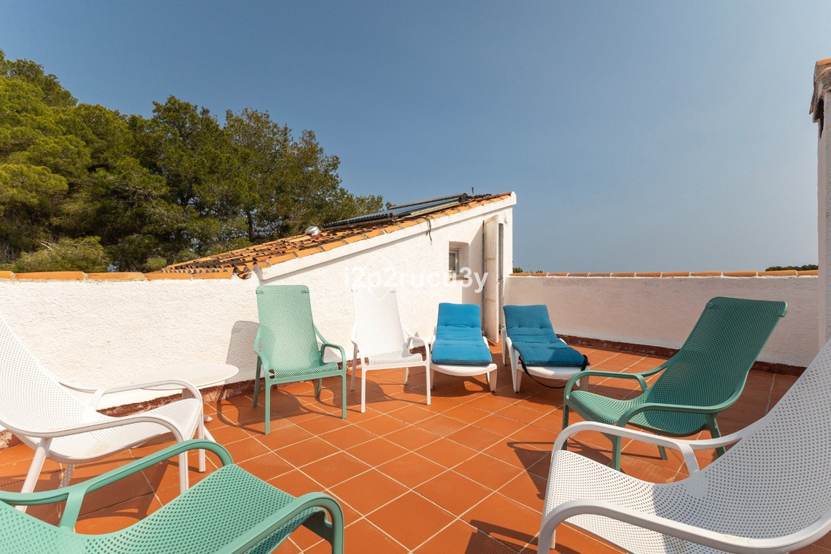 Se vende Villa - Chalet de 4 dormitorios en Costa Blanca, Alicante, España