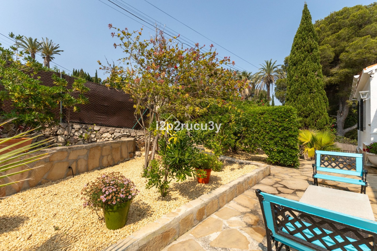Se vende Villa - Chalet de 4 dormitorios en Costa Blanca, Alicante, España
