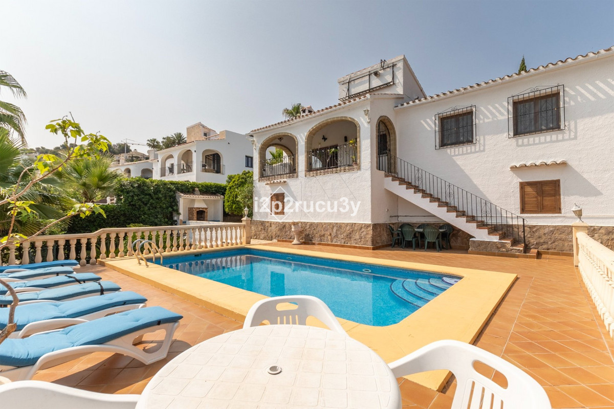 Se vende Villa - Chalet de 4 dormitorios en Costa Blanca, Alicante, España
