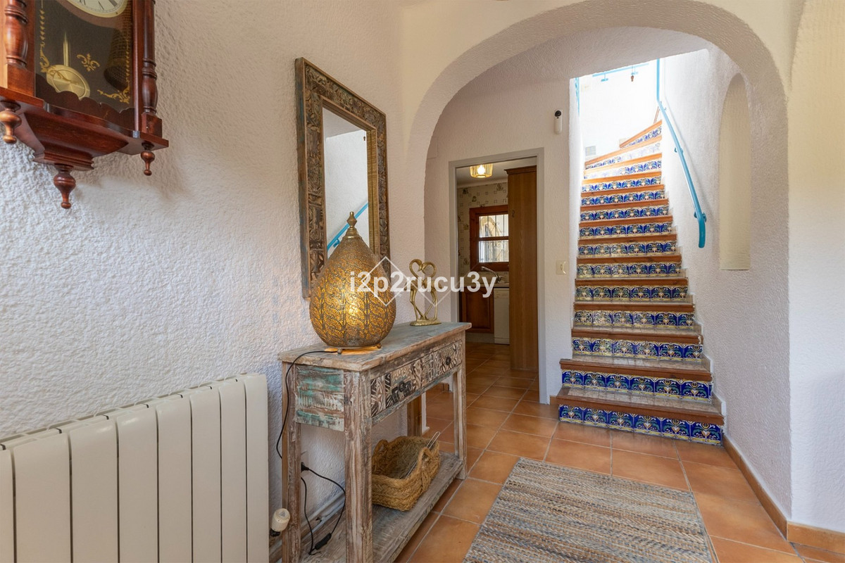 Se vende Villa - Chalet de 4 dormitorios en Costa Blanca, Alicante, España